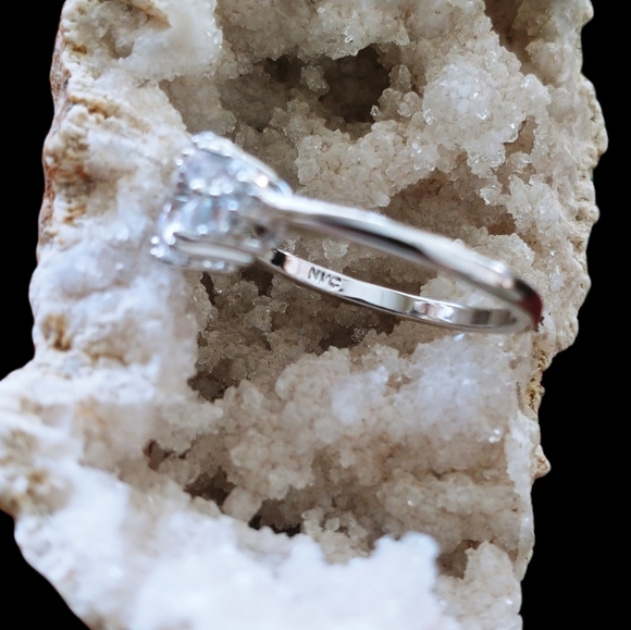 Silver Diamond Ring - Picture 6 of 10